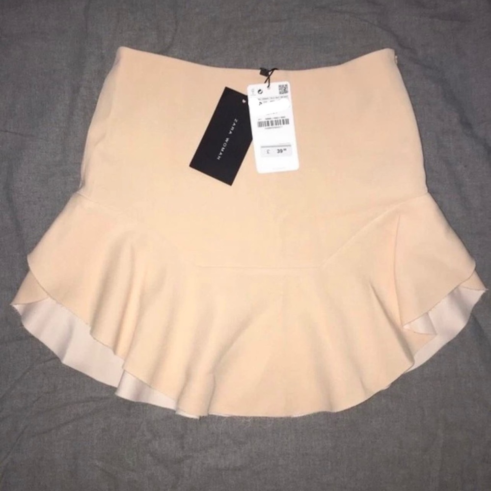 NWT ZARA WOMAN Crepe Flared Seamed Mini Skirt in Peach/Creme